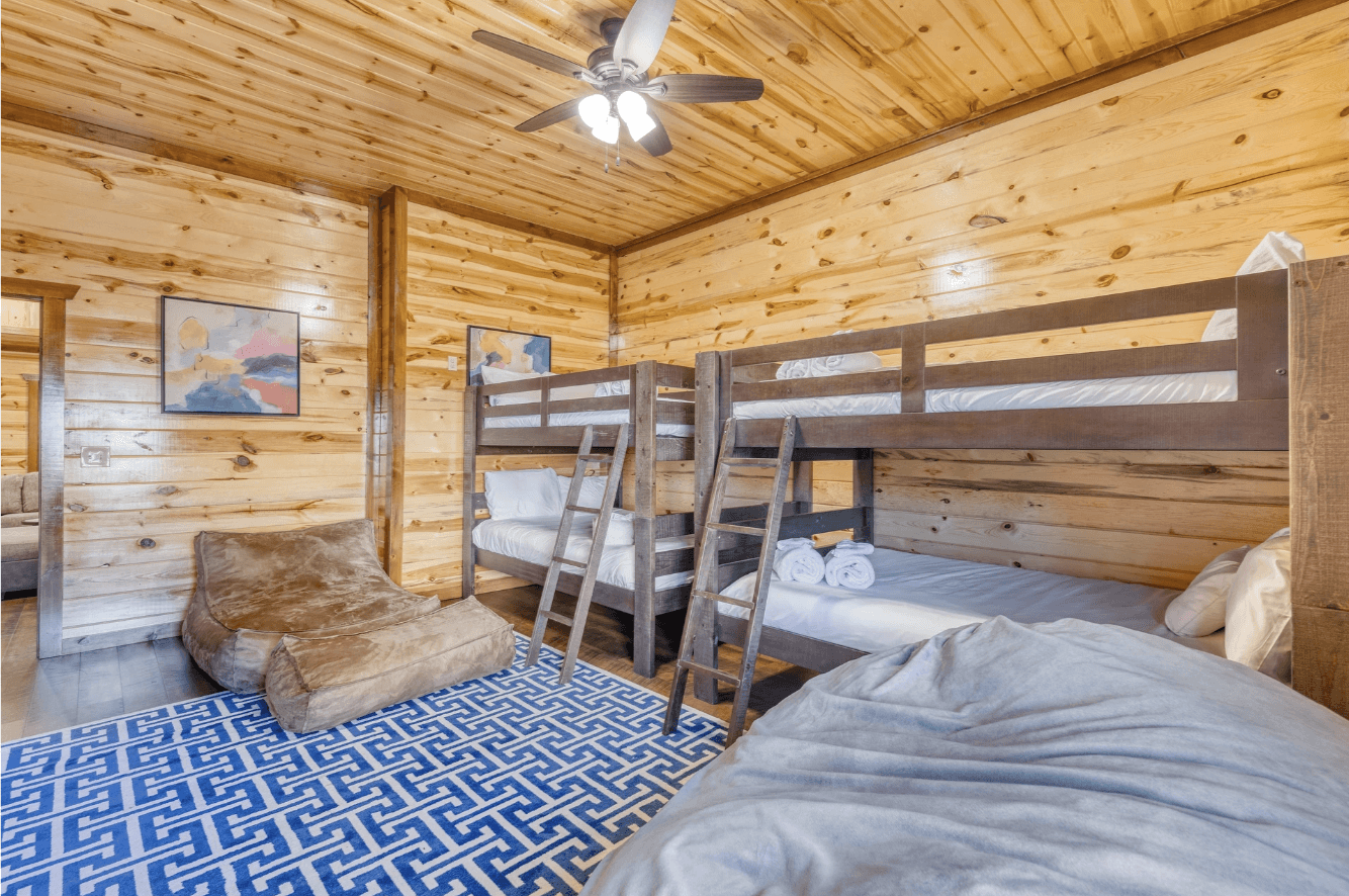 Smokey's Paradise - Image 24