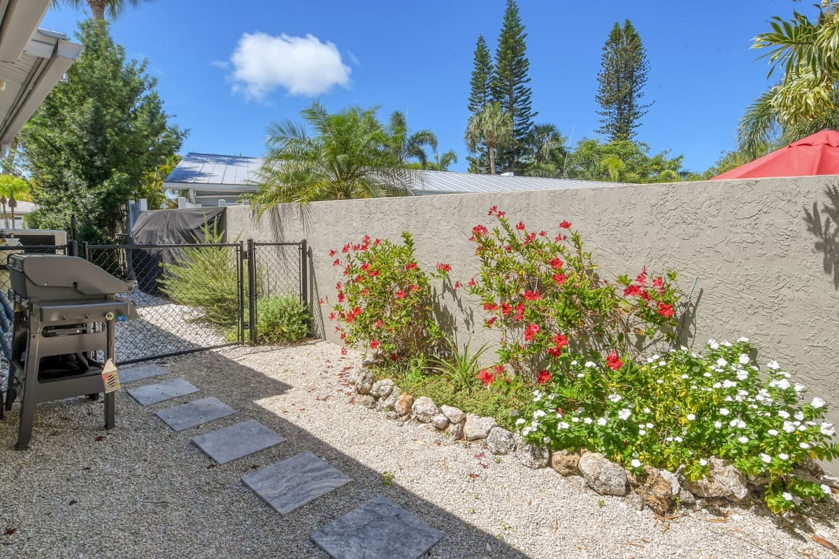 Mermaids Oasis - Image 38