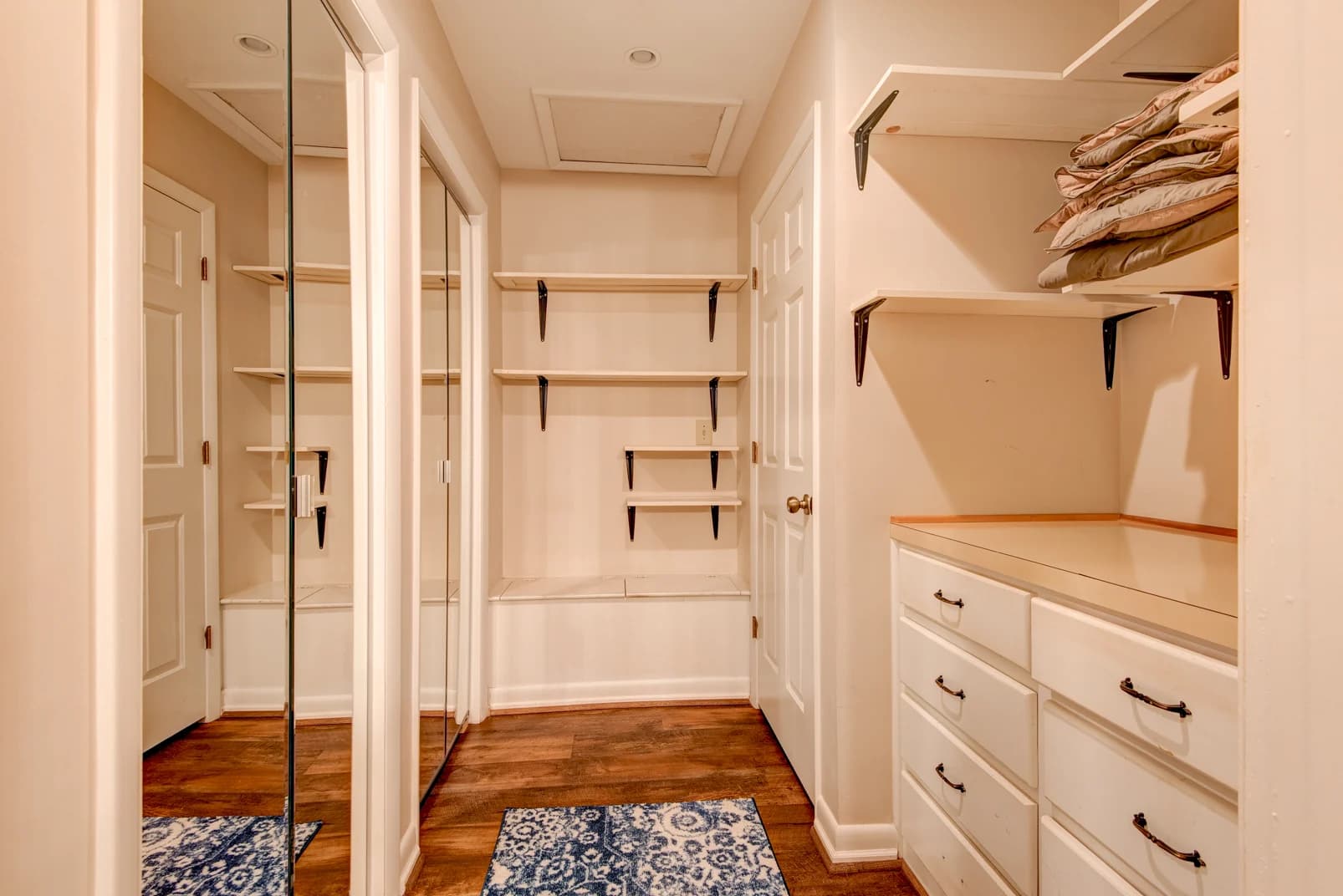 Paws a While - Image 28