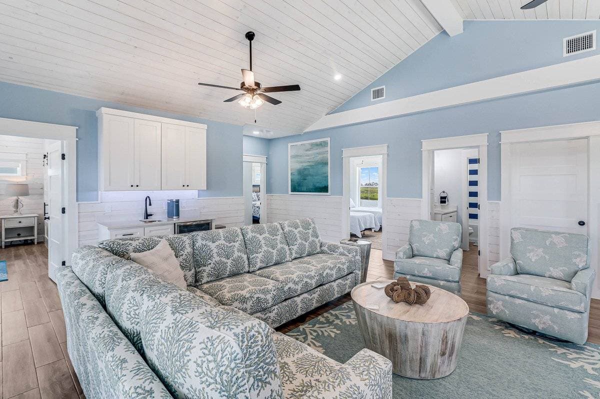 Nauti Captain - Image 24