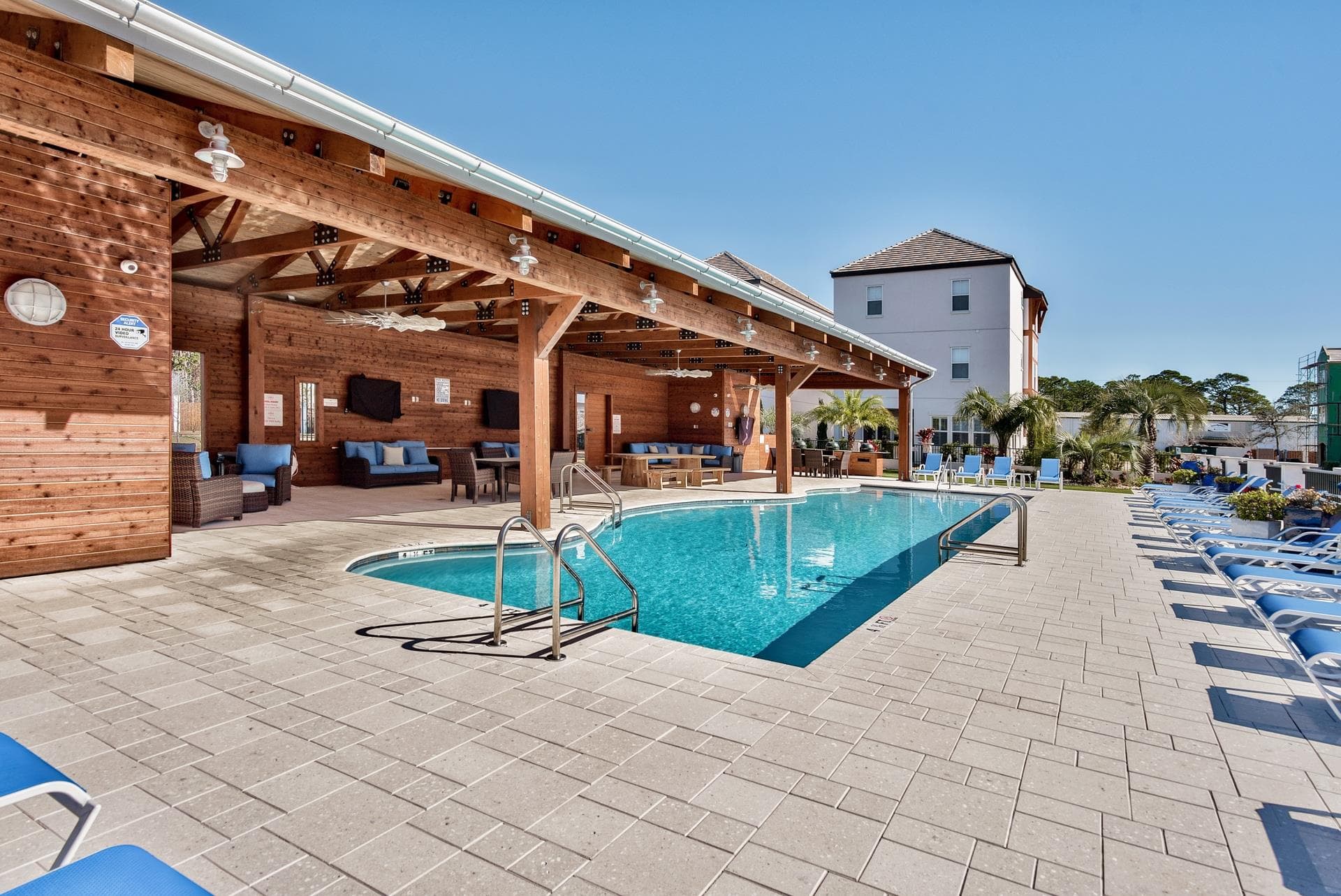 Aqua Luxe Place  - Image 3