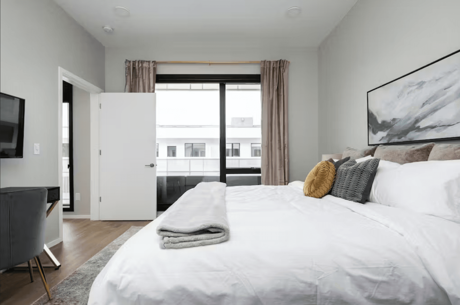 Blue Illume Home - Image 5