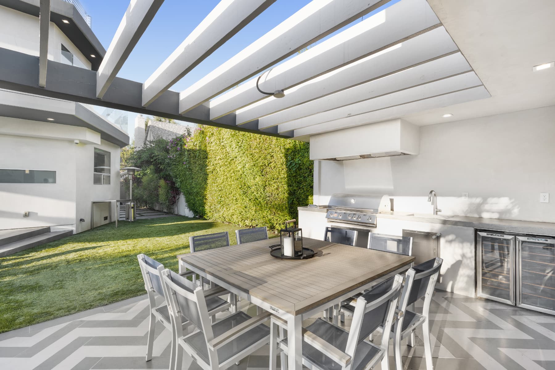 Lindenhurst House - Image 13