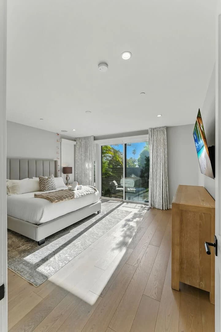 Coastal Paradise - Image 22