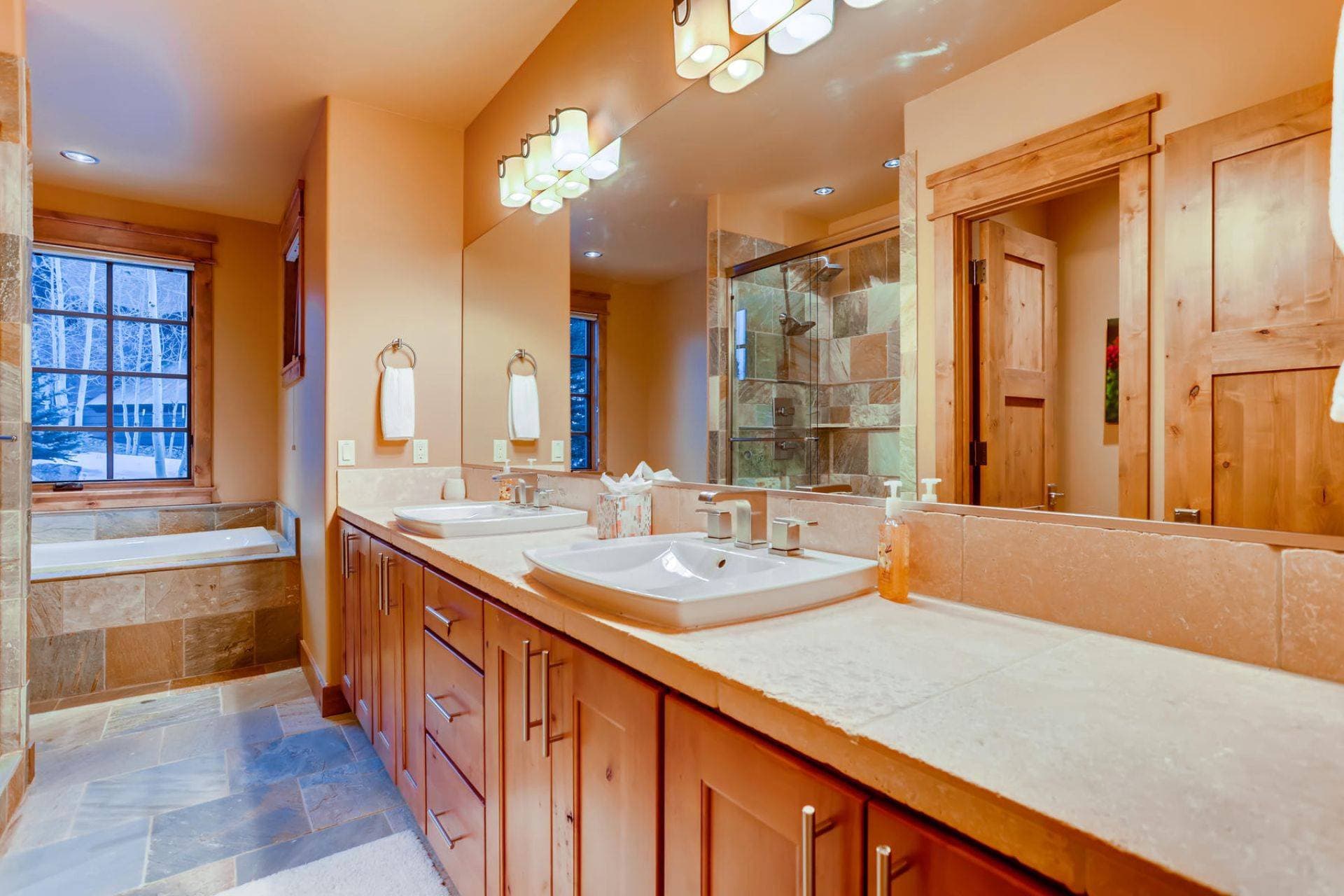 Aspen Grove Chalet - Image 16