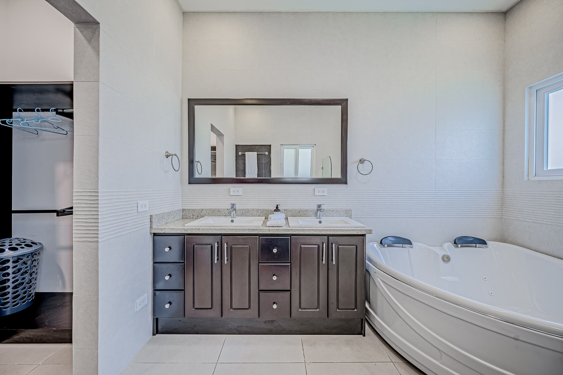 Jacarandas Home - Image 15