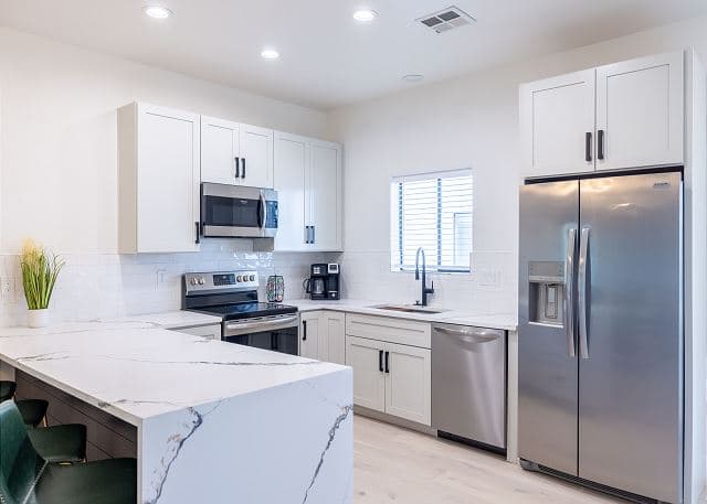 Estate on the River - Image 35