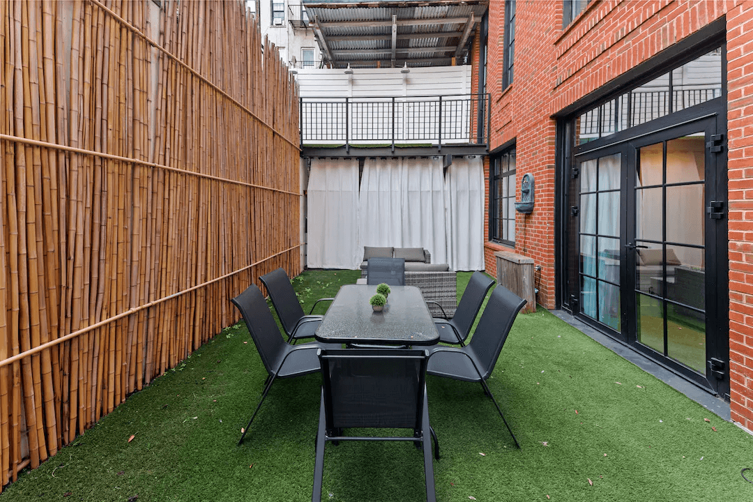 Clinton Home - Image 26