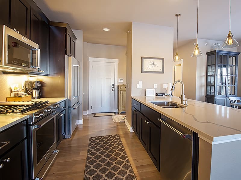 Sunset Summit Townhome - Image 8