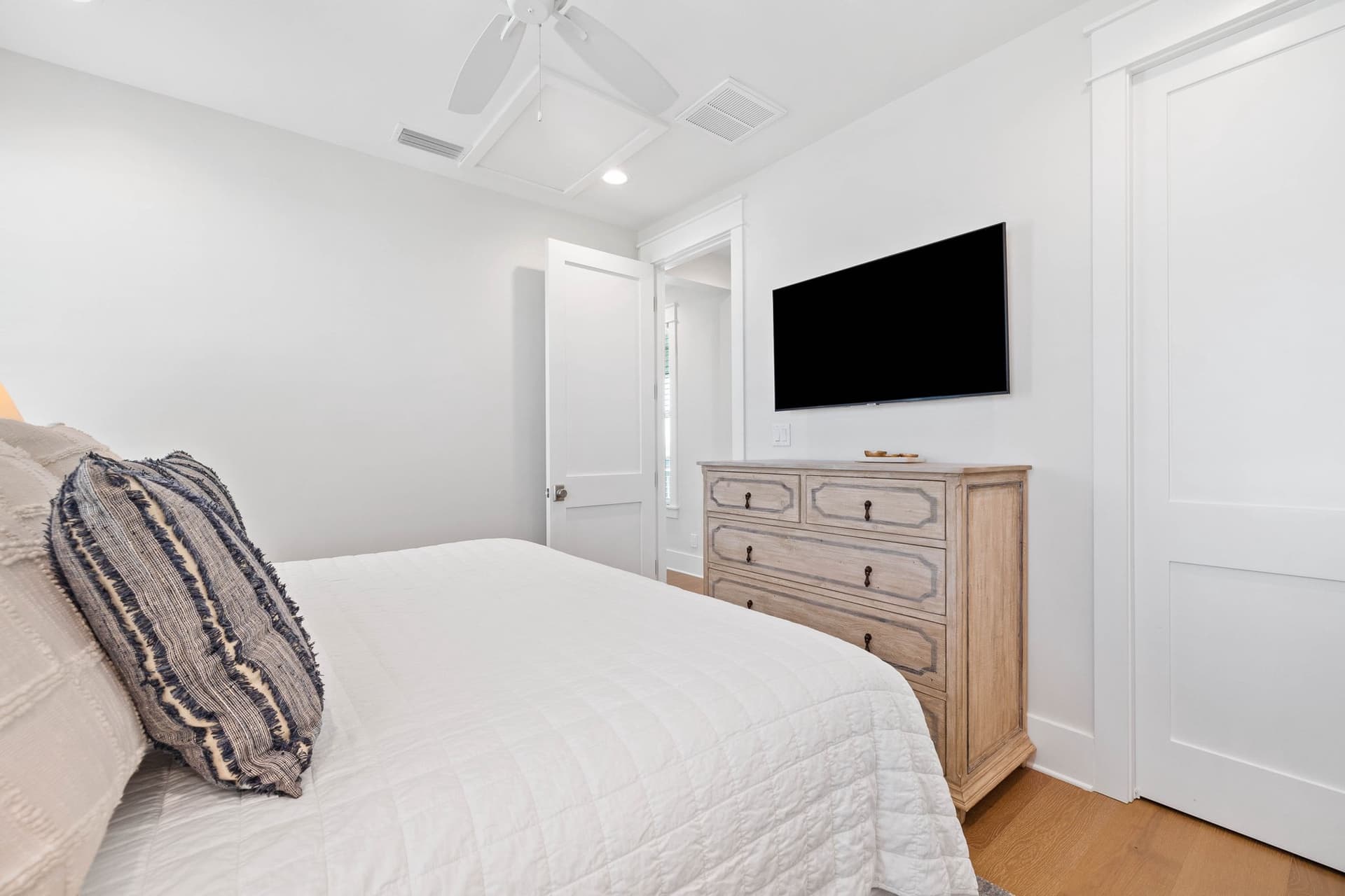 Good Vibrations - Image 29