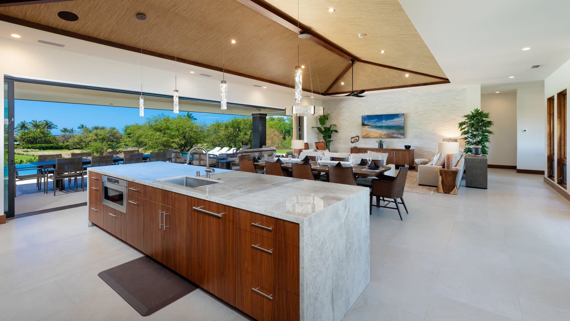 Hawaiian Elegance - Image 9