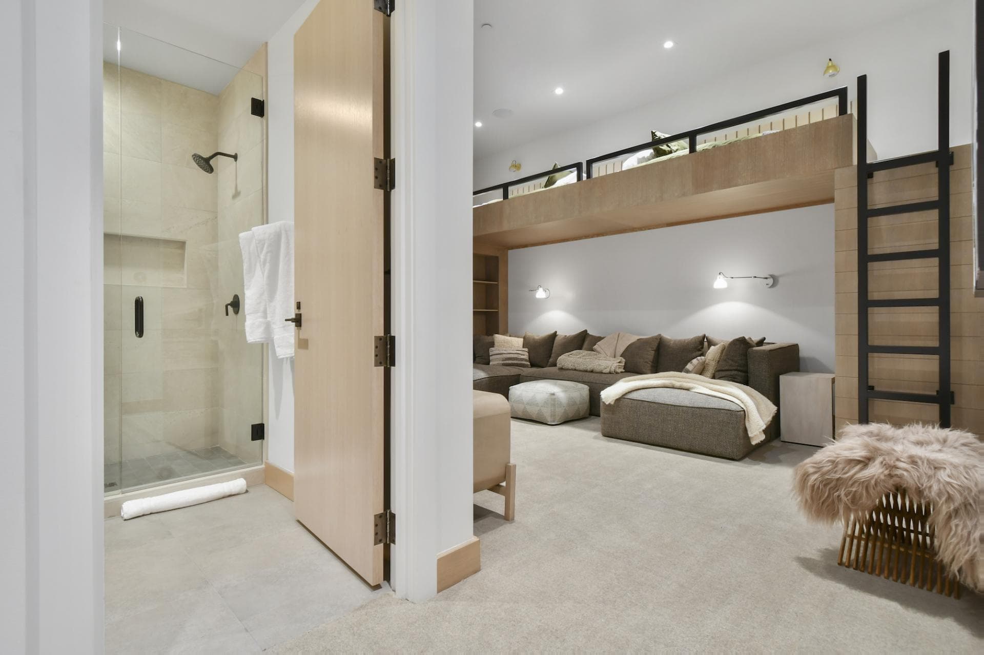 Kings Crown #103 - Image 30