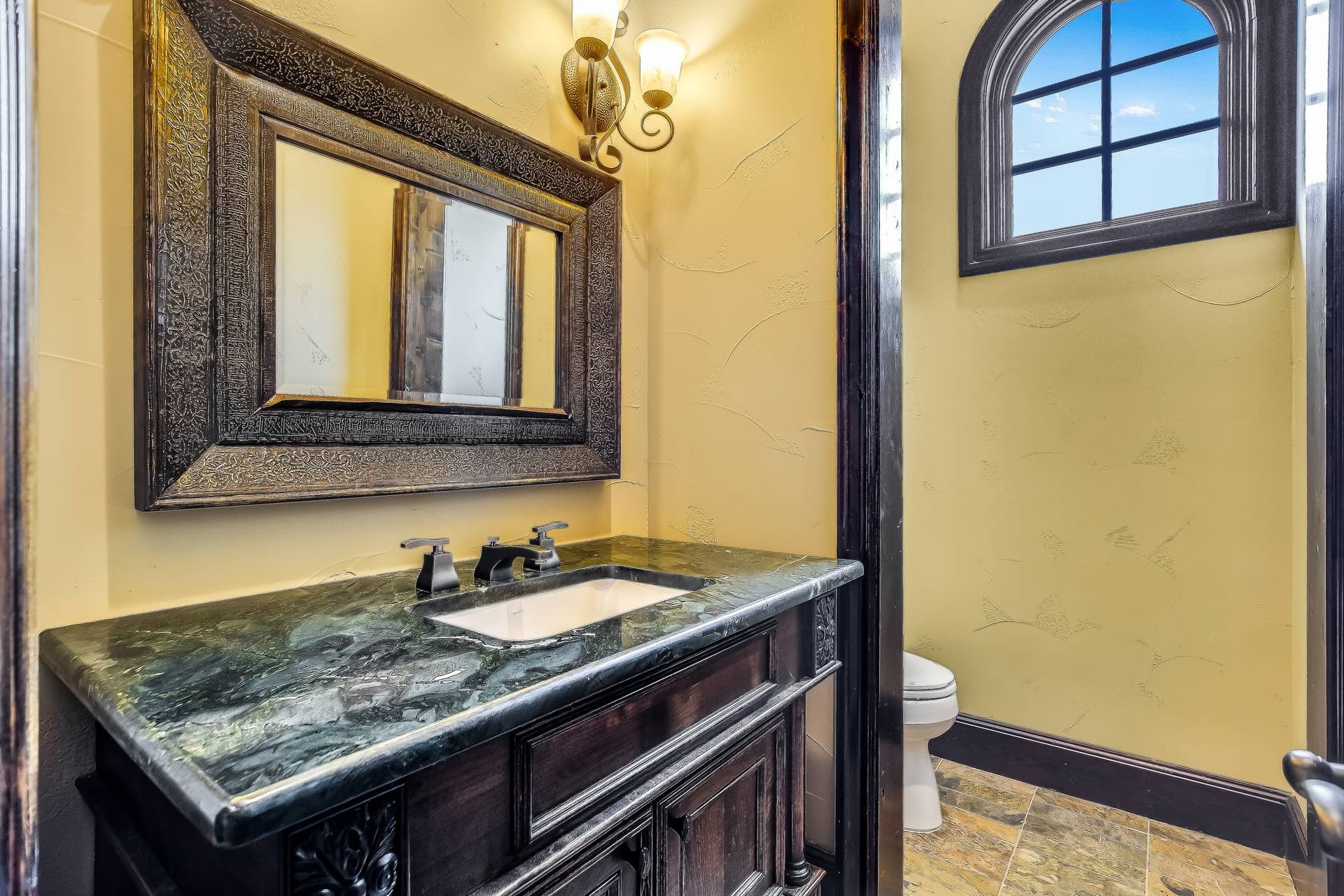 Autograph on Lake Austin - Image 28