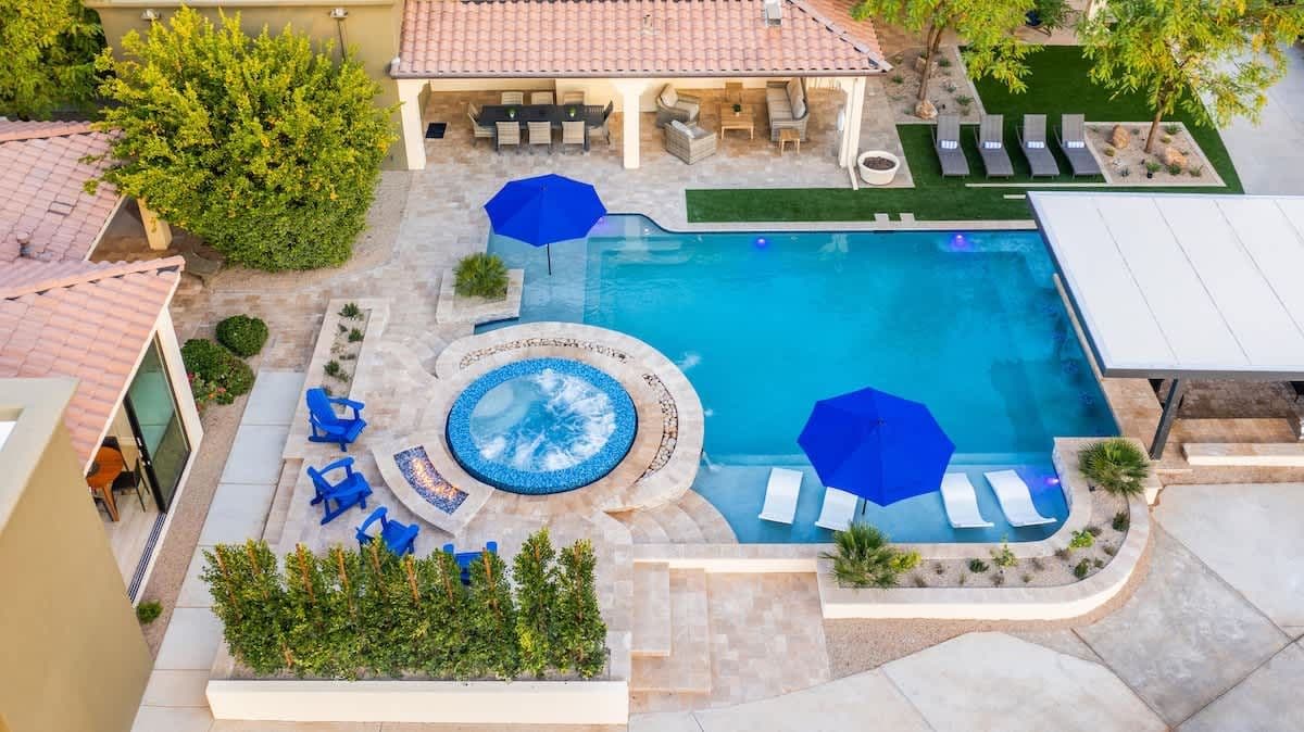 Estate on Shea - Image 2