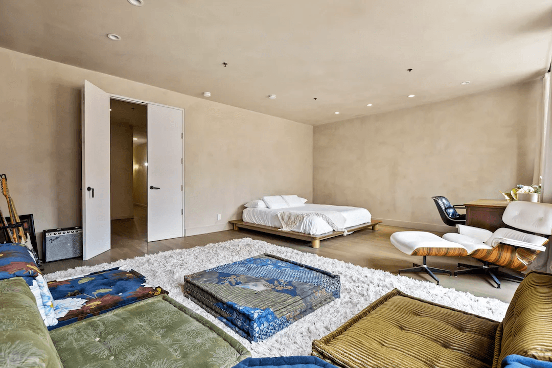 Vanderbilt Residence - Image 20