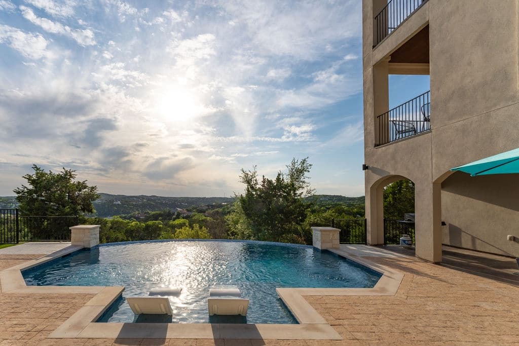 Taking in the View House - Image 5