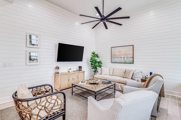 Commodore’s Hideout - Image 6