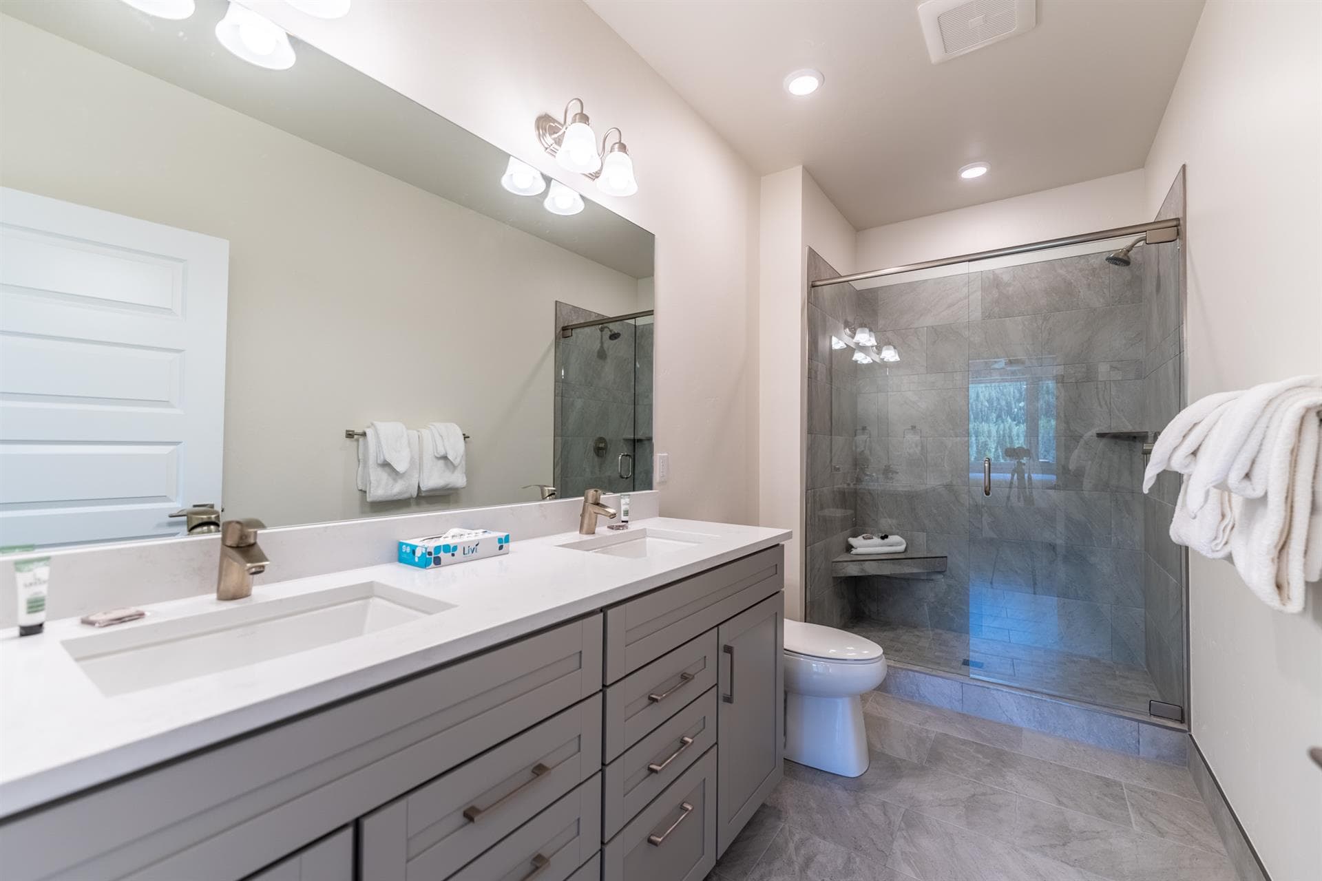 Mountain Mirage Escape - Image 18