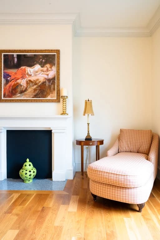 Downtown Victorian - Image 24