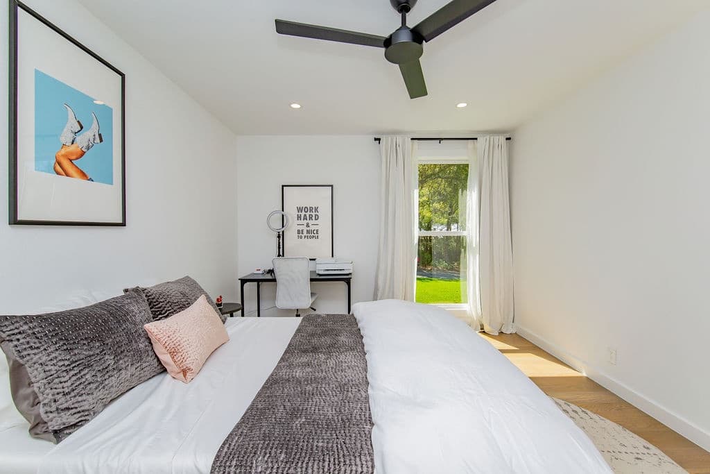 Westlake Hills Designer House - Image 27