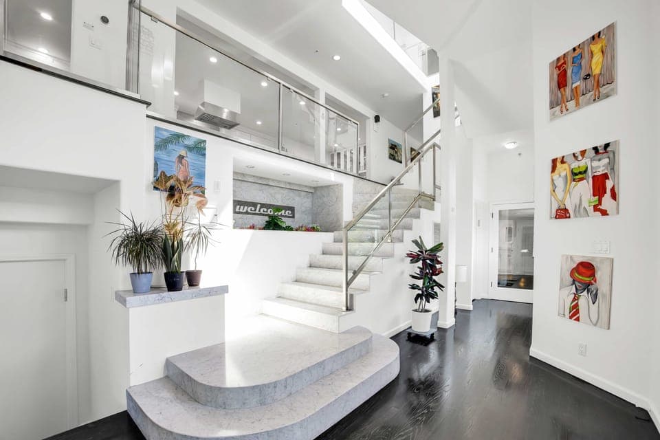 Pacific View Artist's Home - Image 14