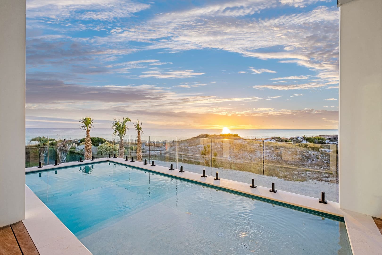 Emerald Le Luxe - Image 51