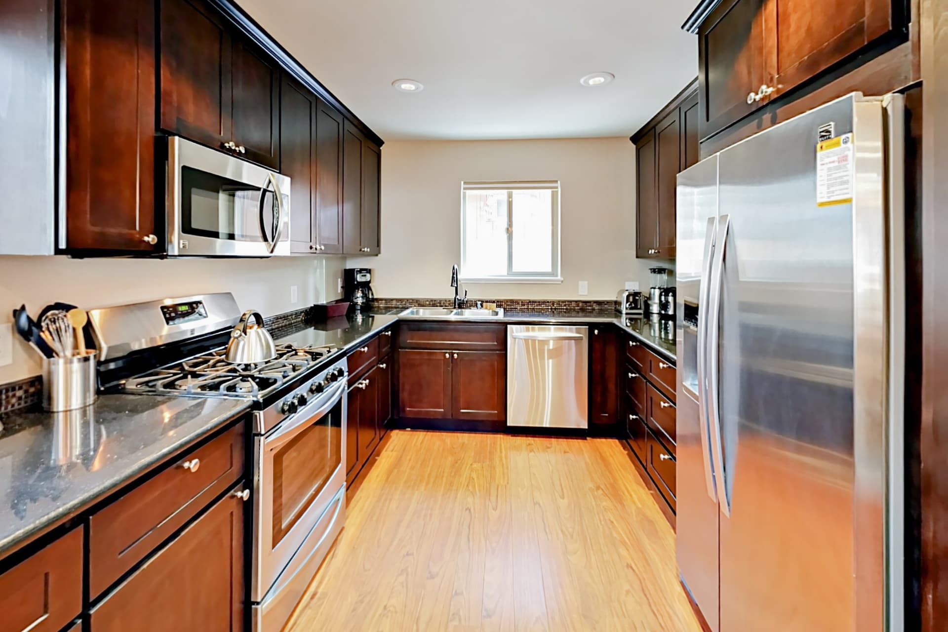 Cellador Charms Home - Image 3