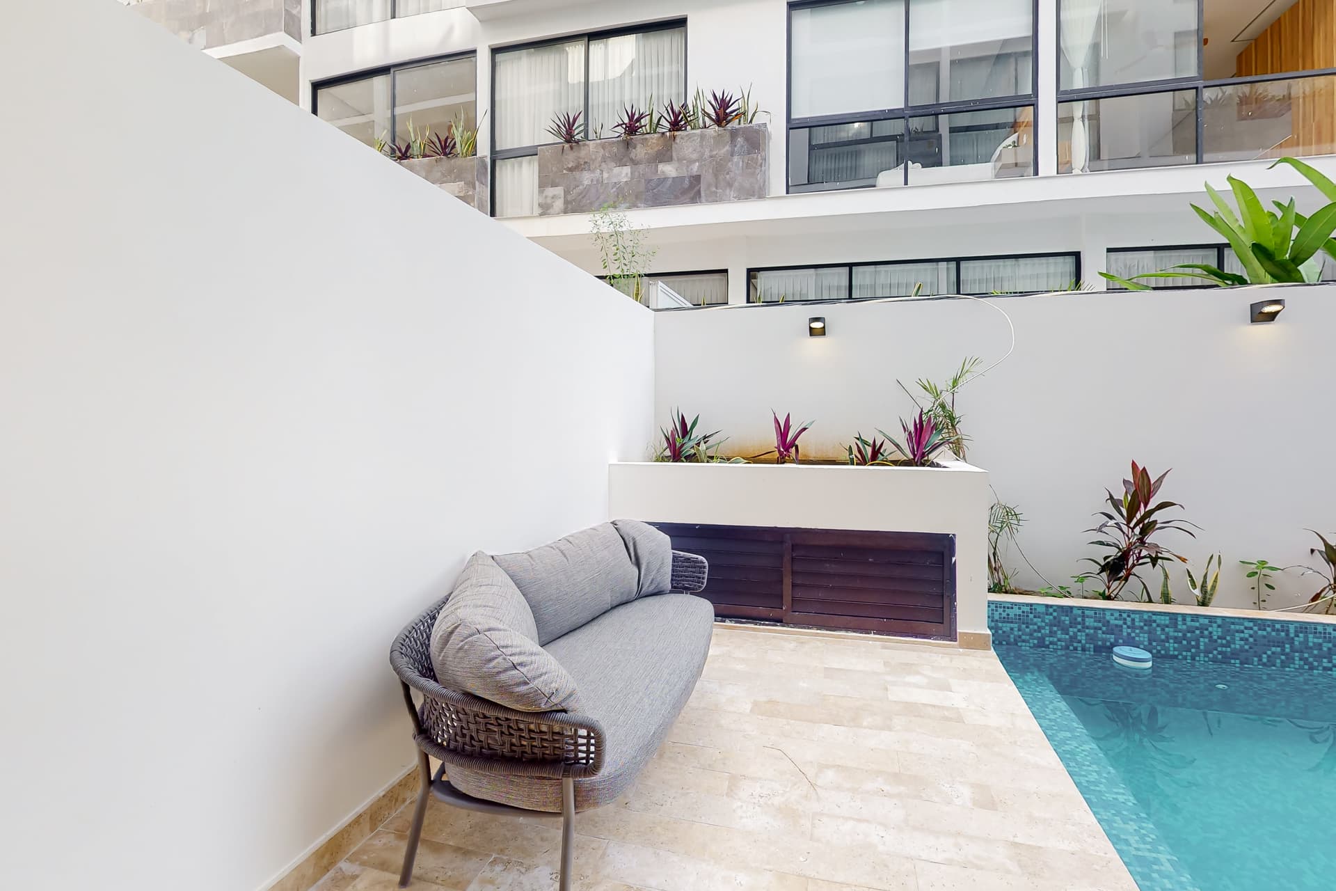 Katia Condos - Image 2