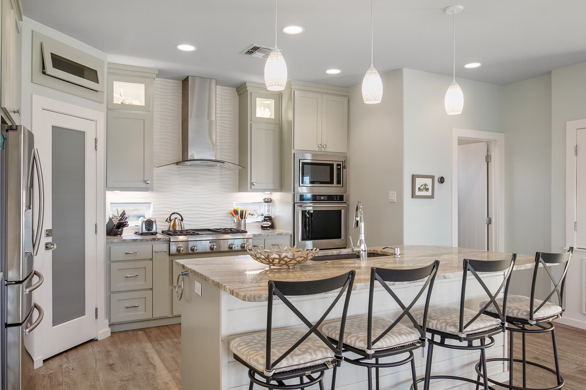 Salty Kisses - Image 4