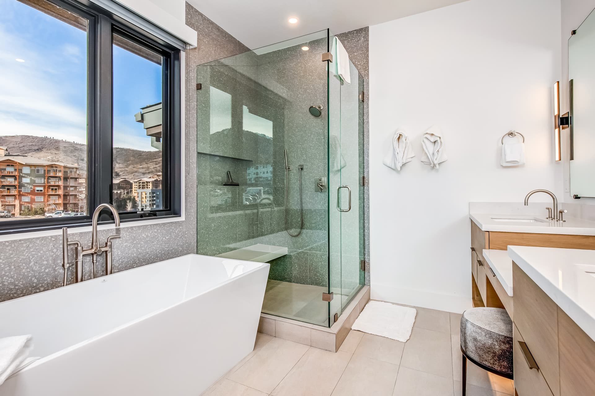 Ridgeline Elegance Place - Image 17