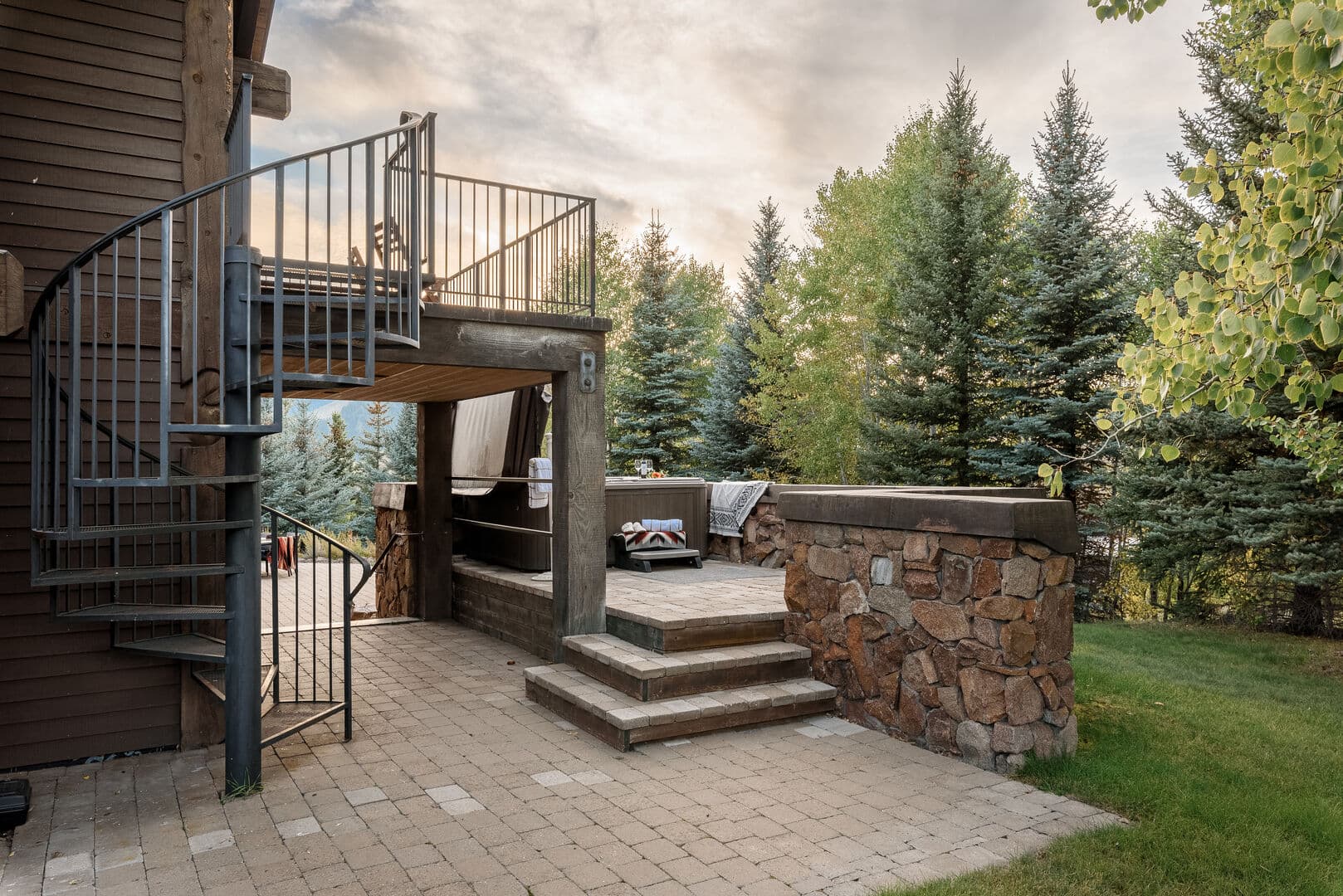 Elkhorn Estate - Image 16