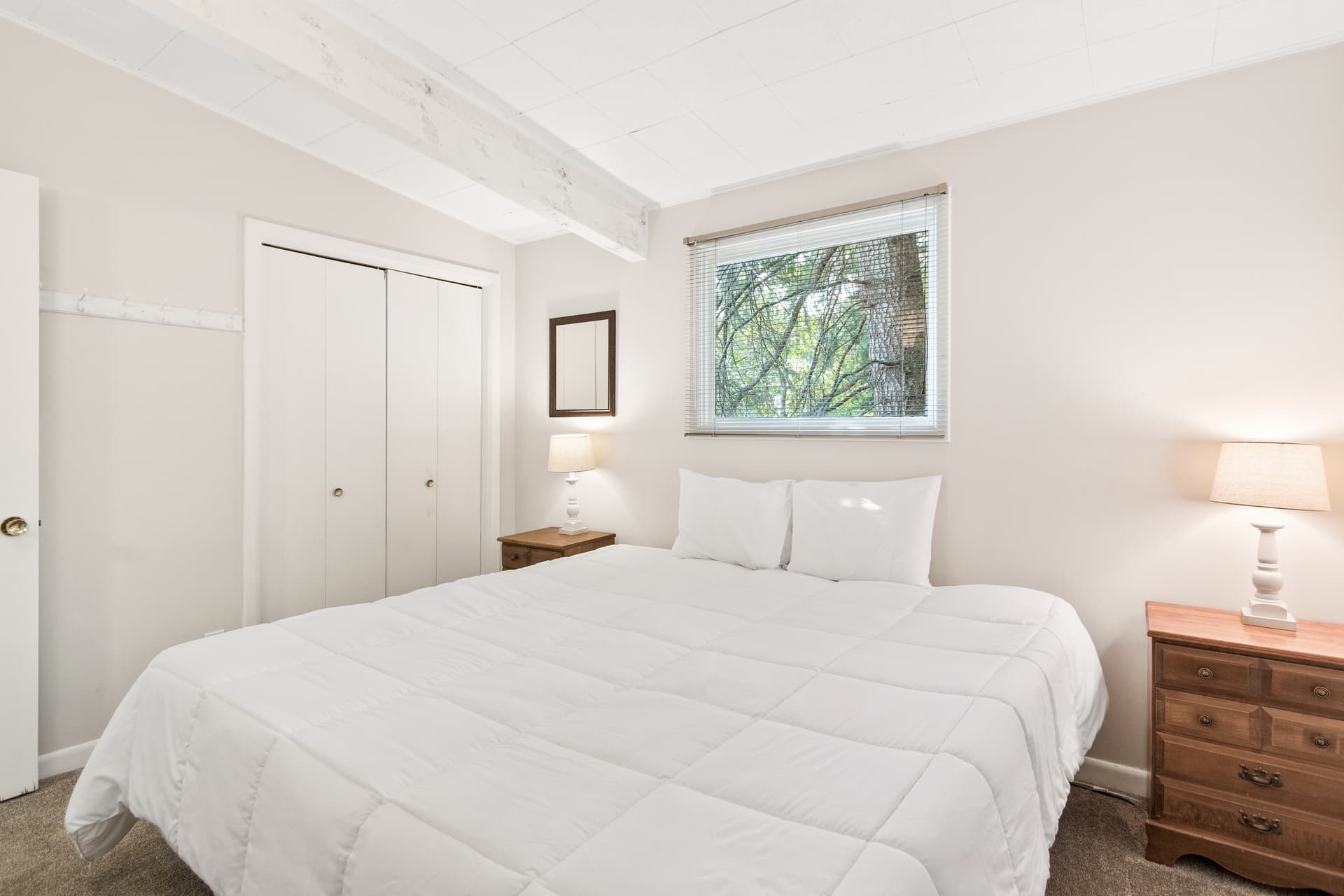 Mica Bay Serenity Cabin - Image 13