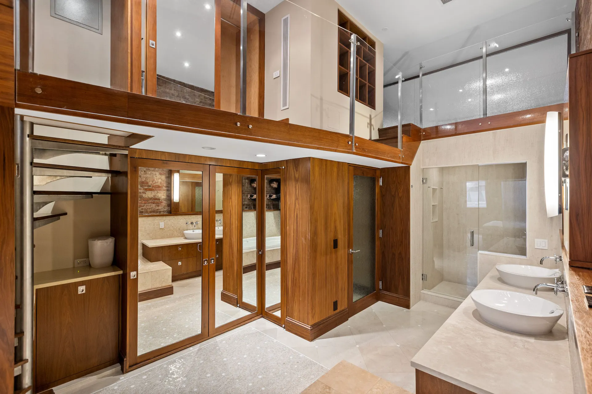 Rialto IV - Image 23