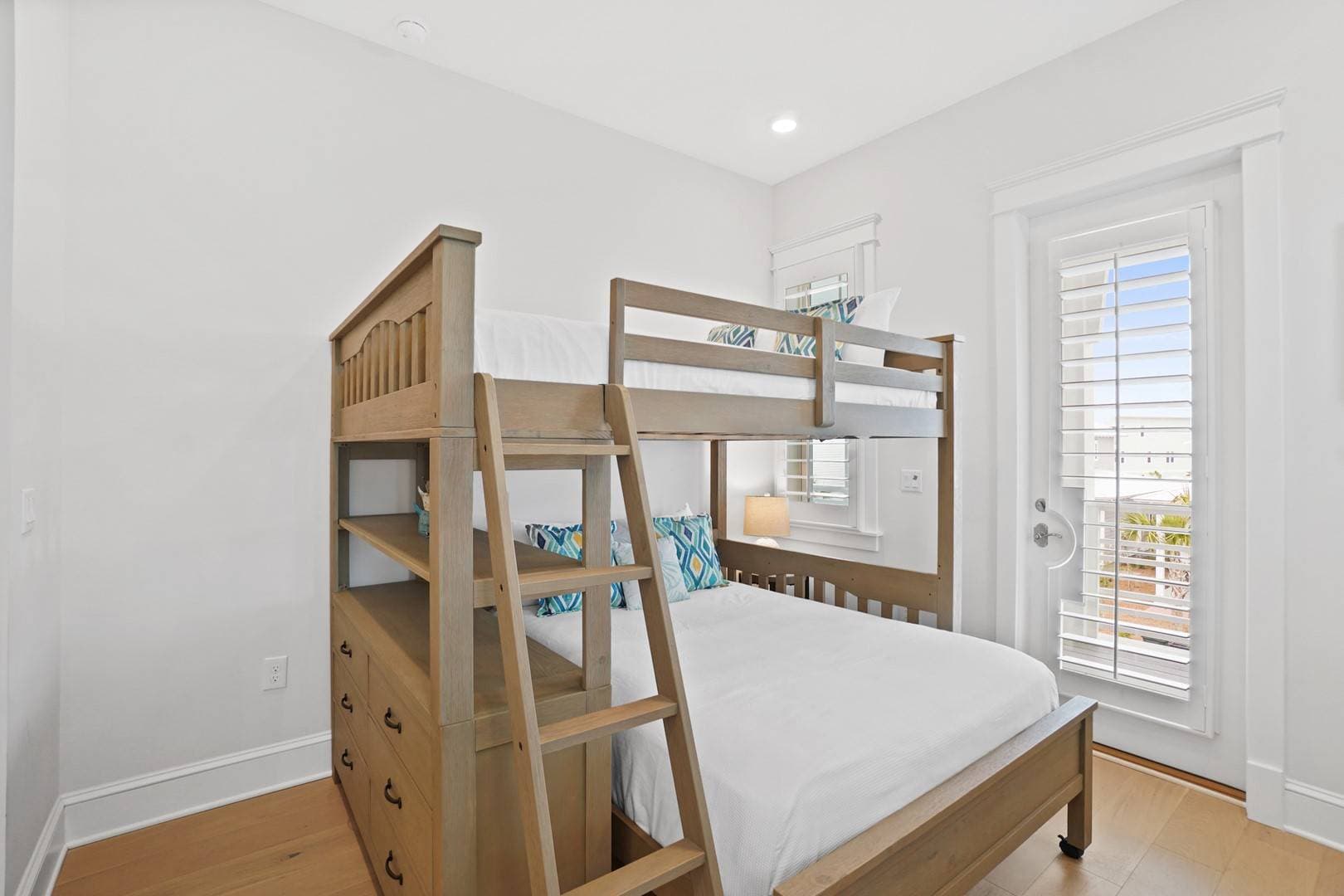 Cottage by the Sea - Image 35