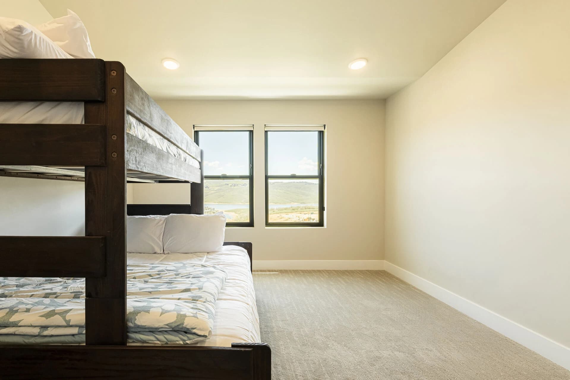 Mayflower Lakeside #45-304 - Image 27