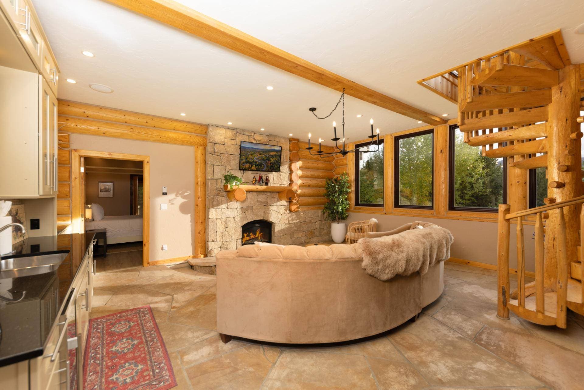 Modern Ski Home - Image 5