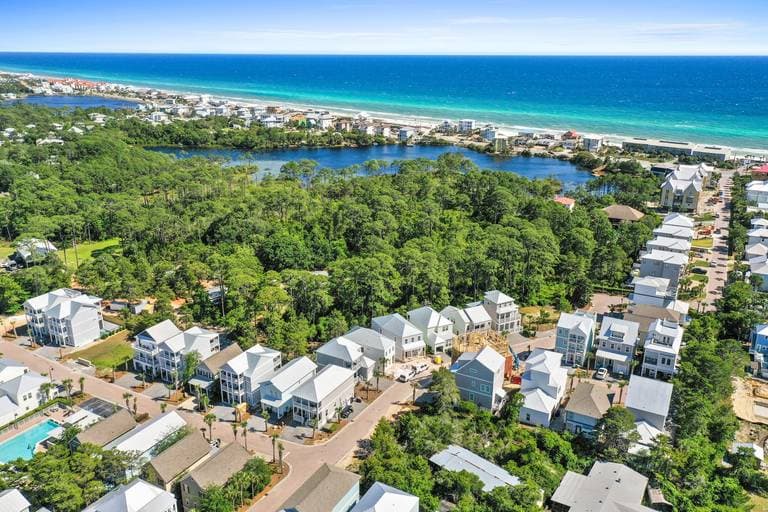 Charming Blue Haven - Image 42