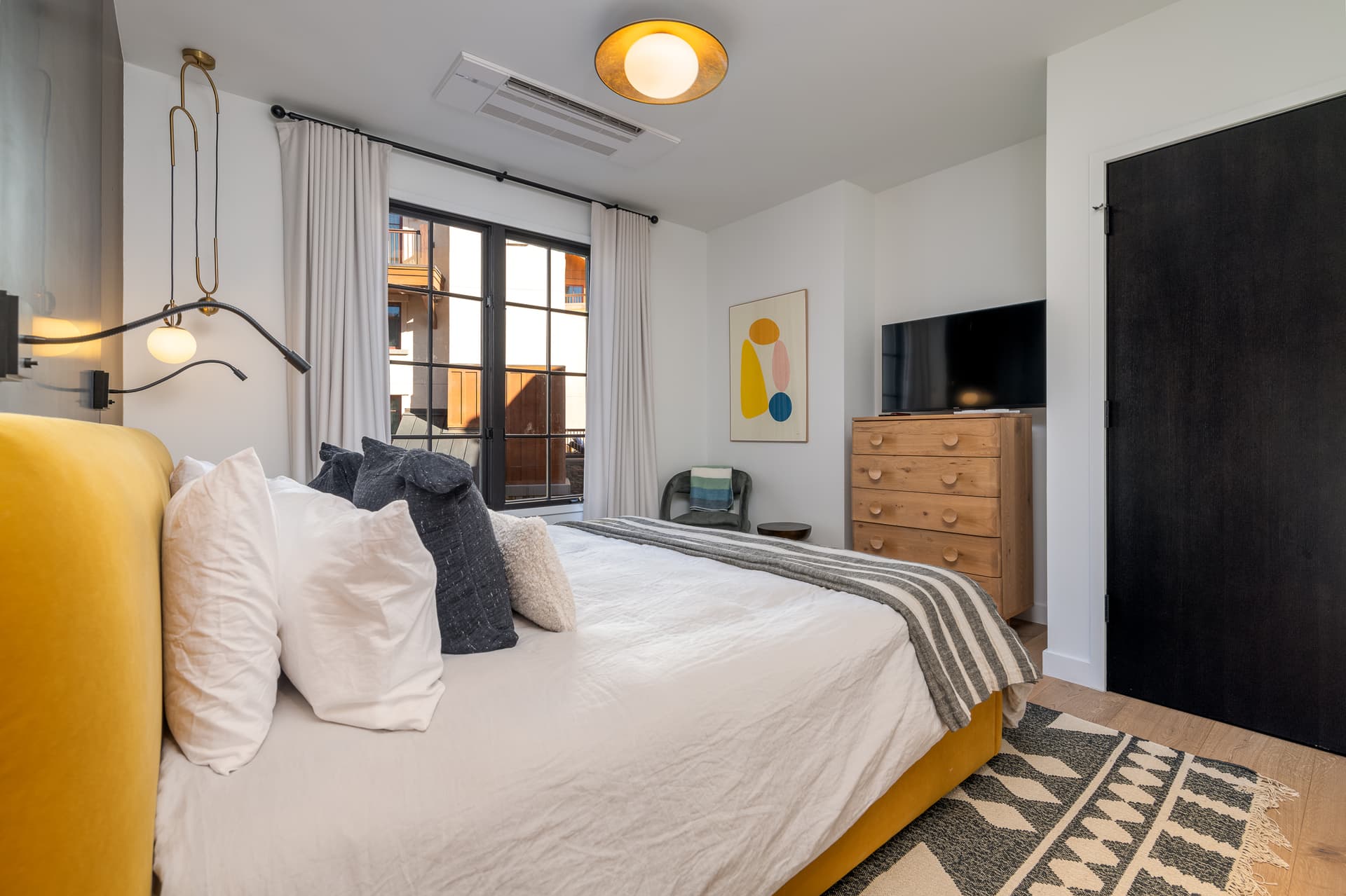 Sky High at the Plaza - Image 43