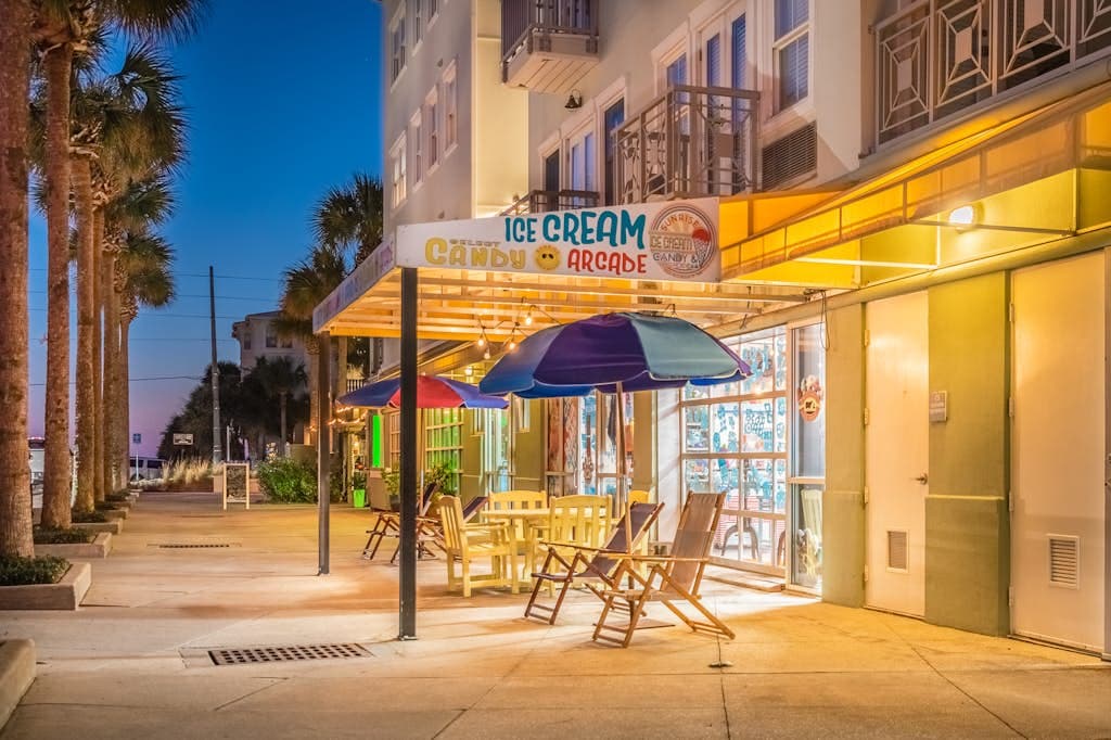 Shore Thing House - Image 43