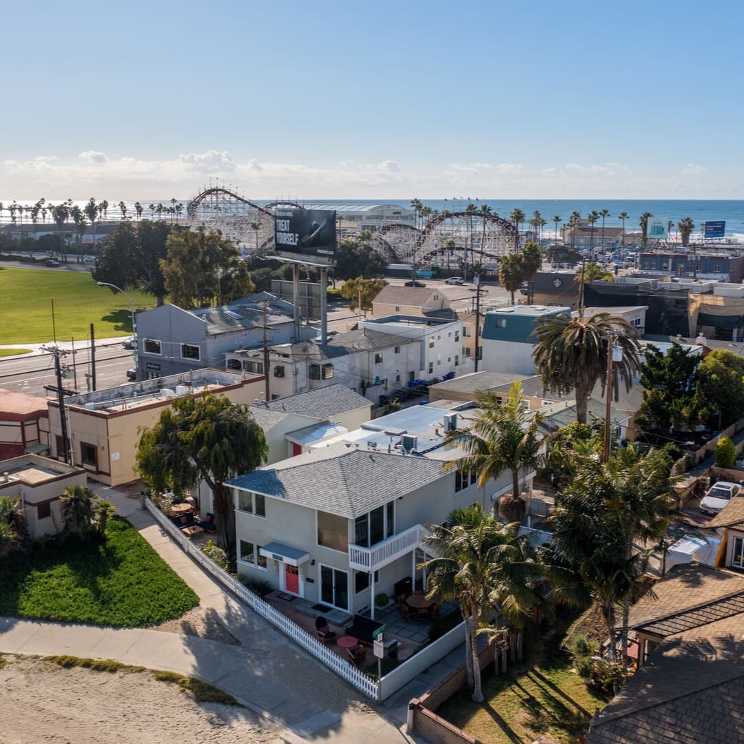 Surf and Bay A Home - Image 1
