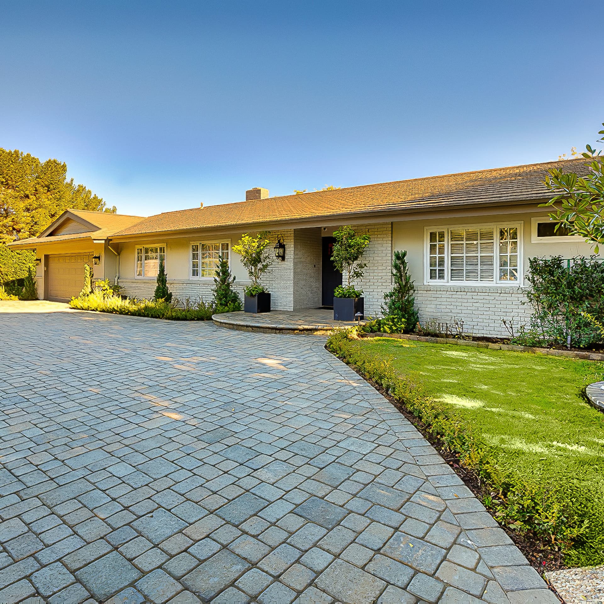 Scenic Retreat House - Image 1