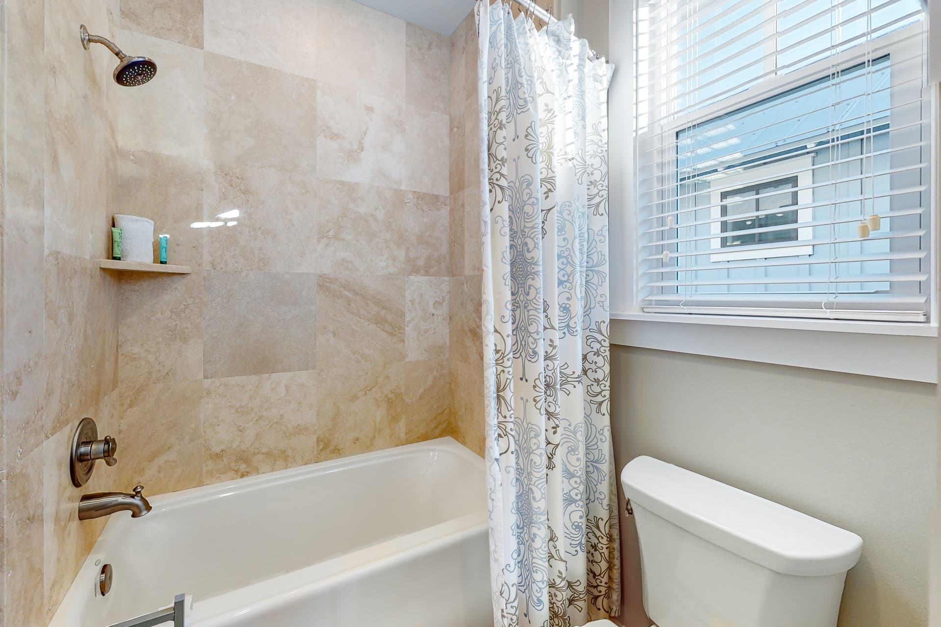 Coastal Retreat House - Image 16