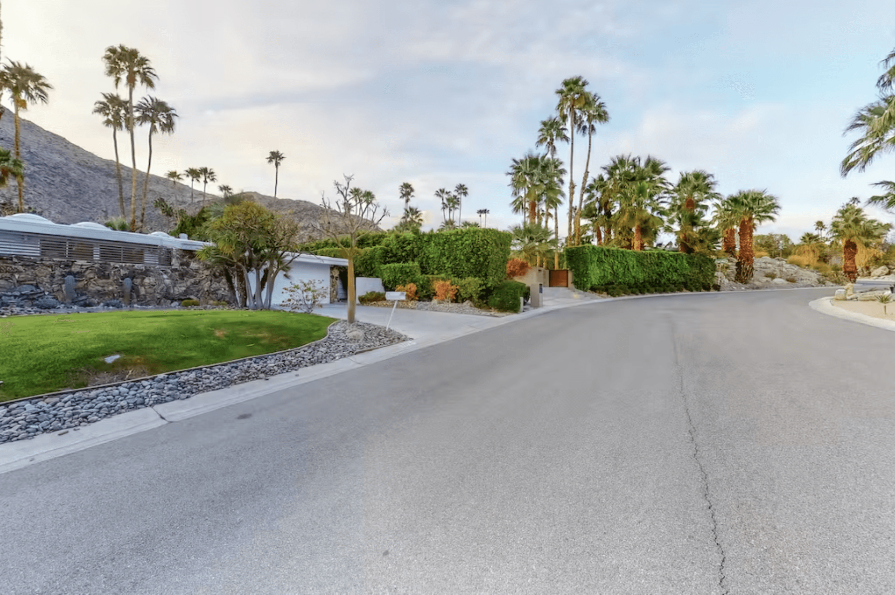 Palm Springs Style House - Image 44