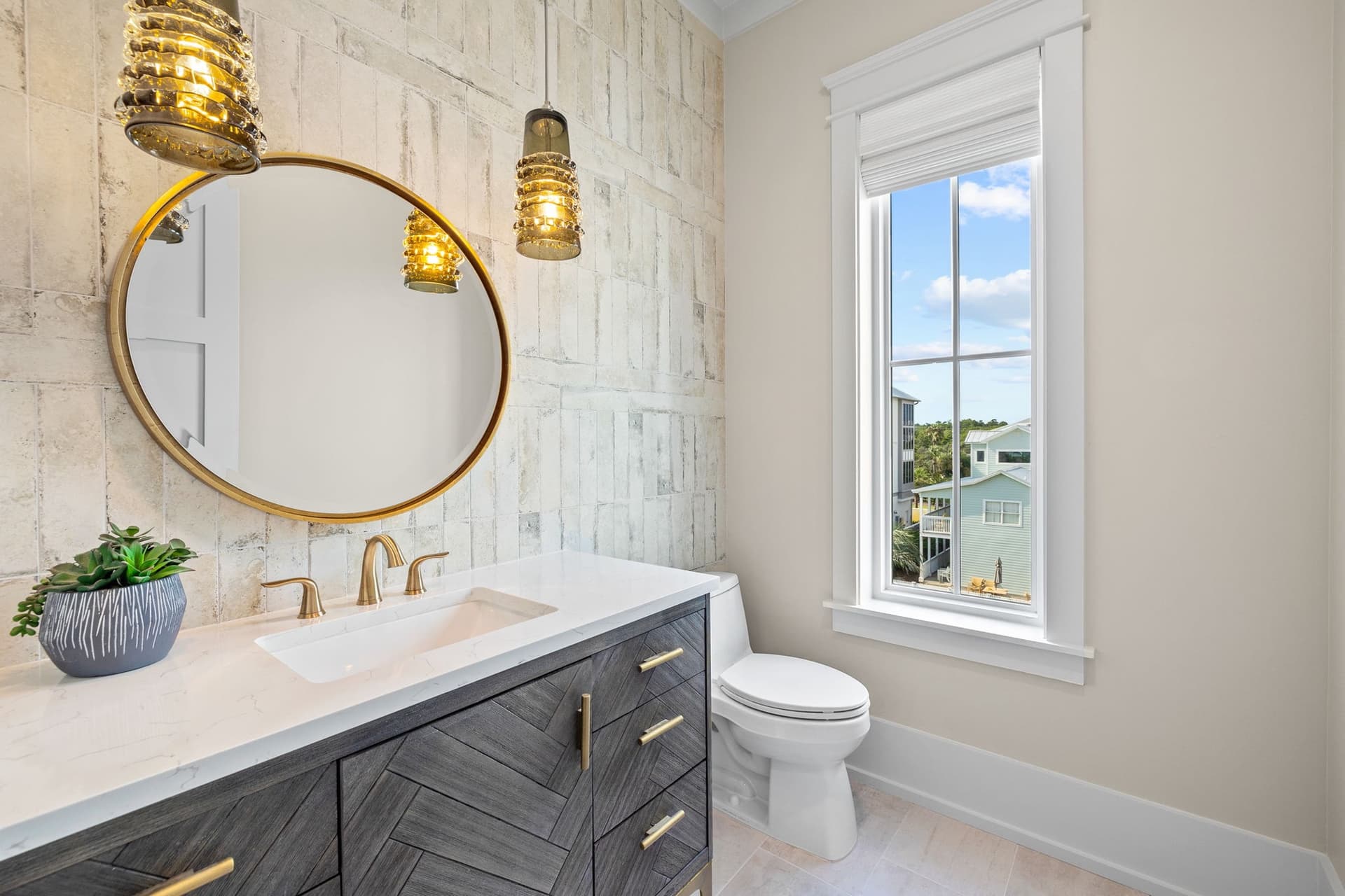 Emerald View - Image 17