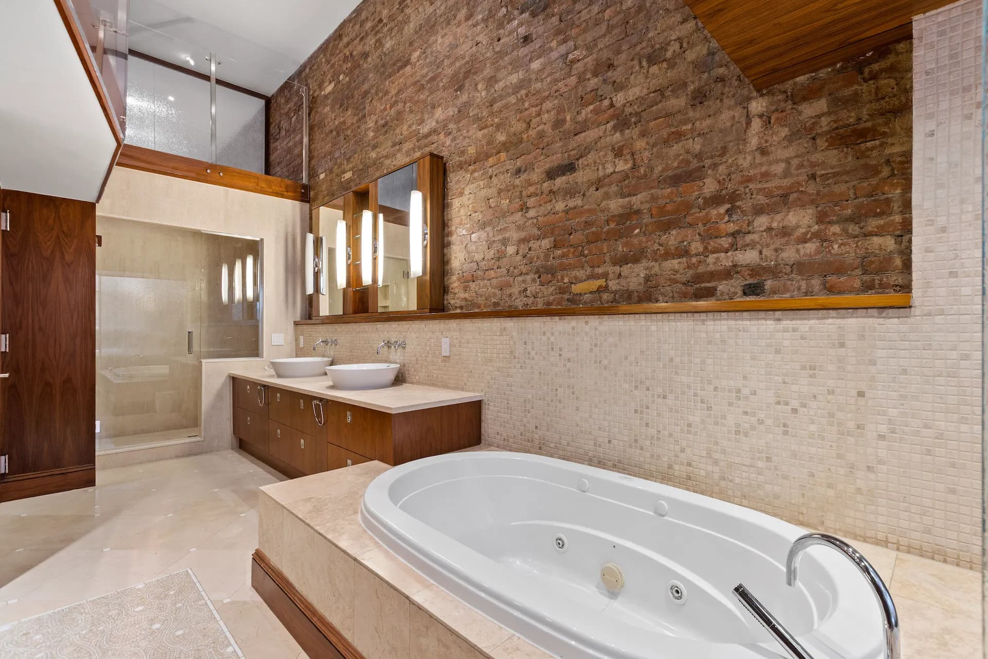 Rialto IV - Image 18