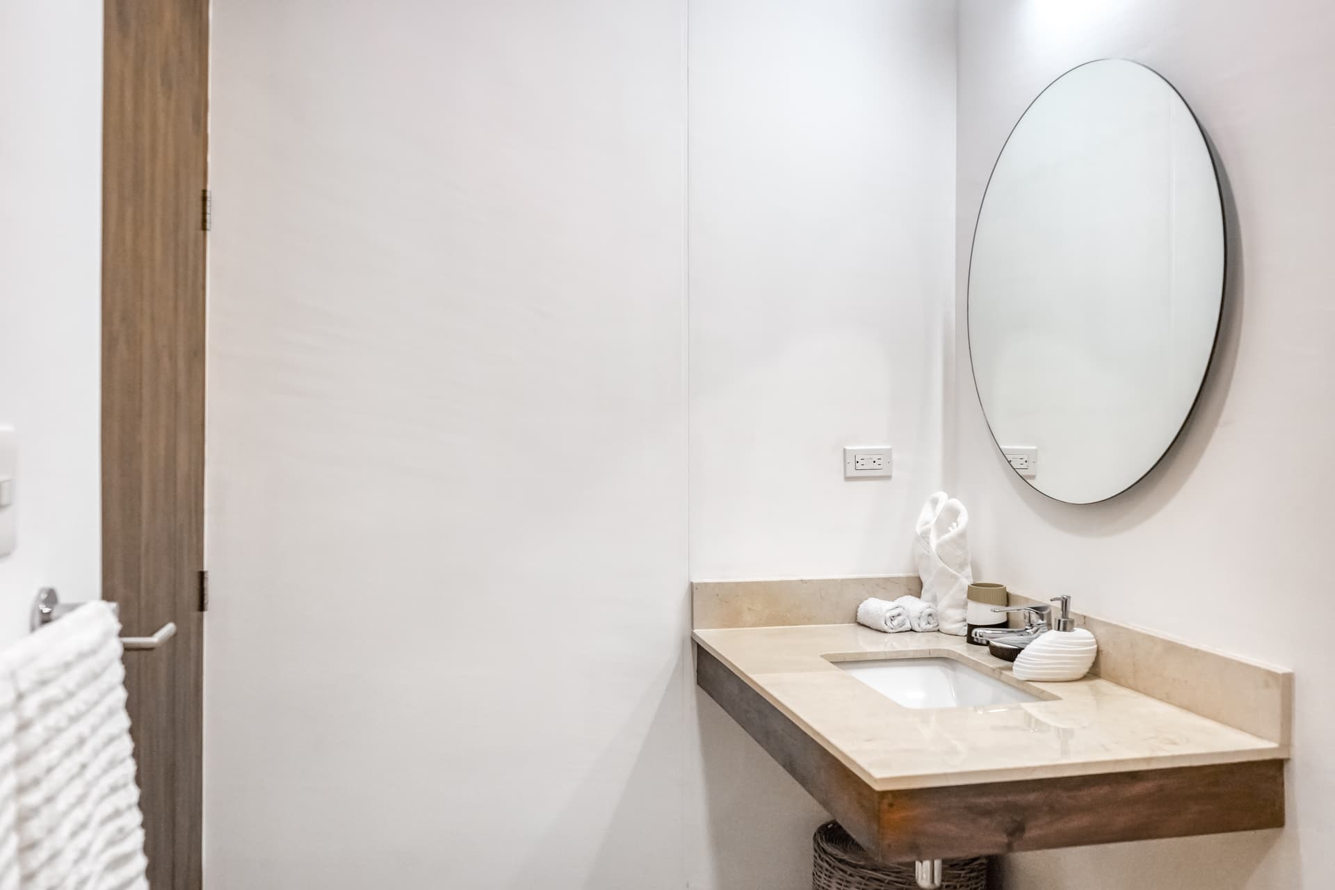 Omara Condo - Image 6