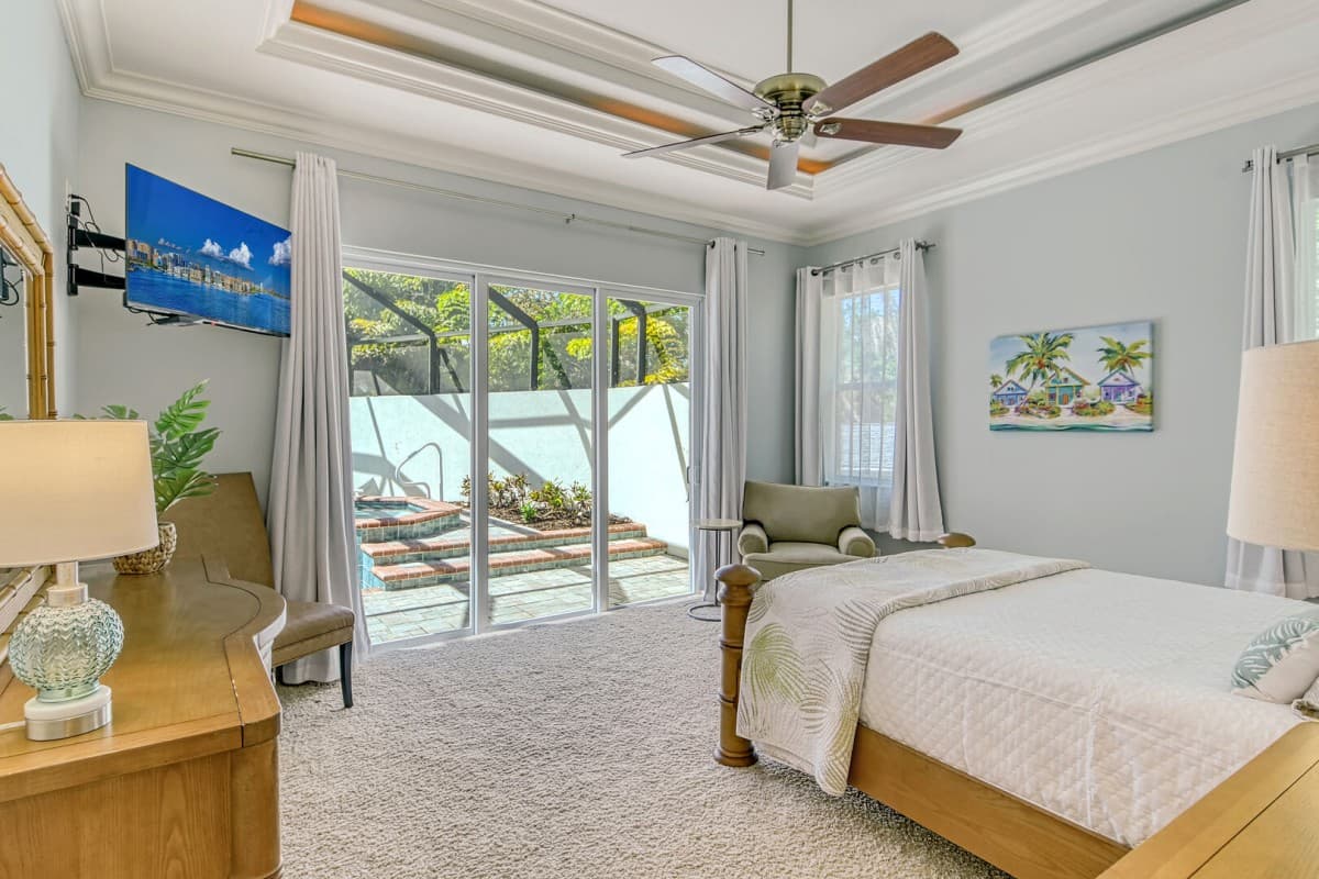 Sunburst Courtyard - Image 33