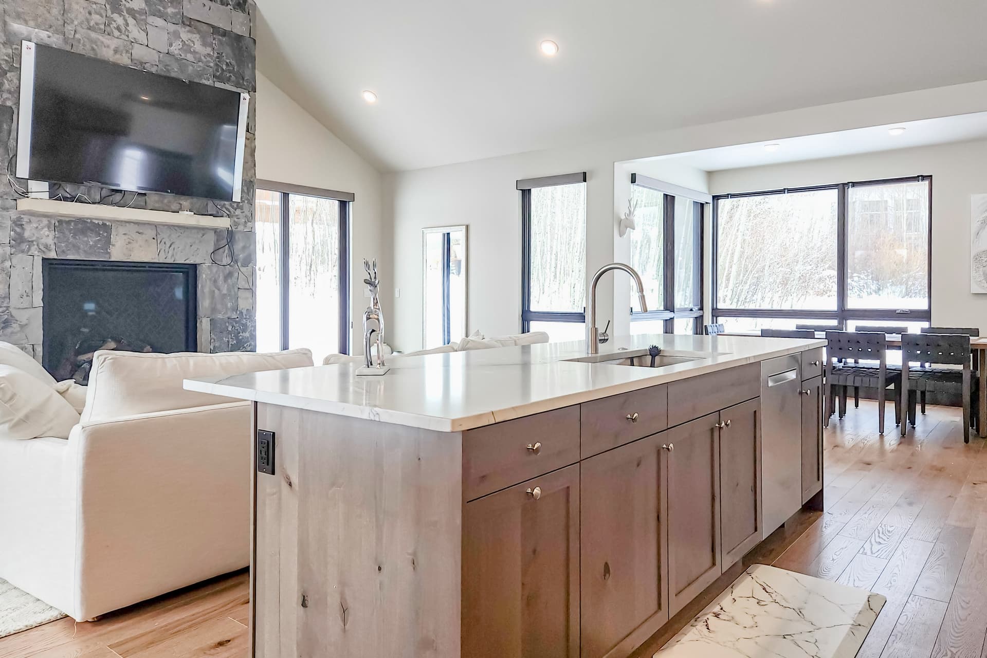 Slice of Silverthorne House - Image 5