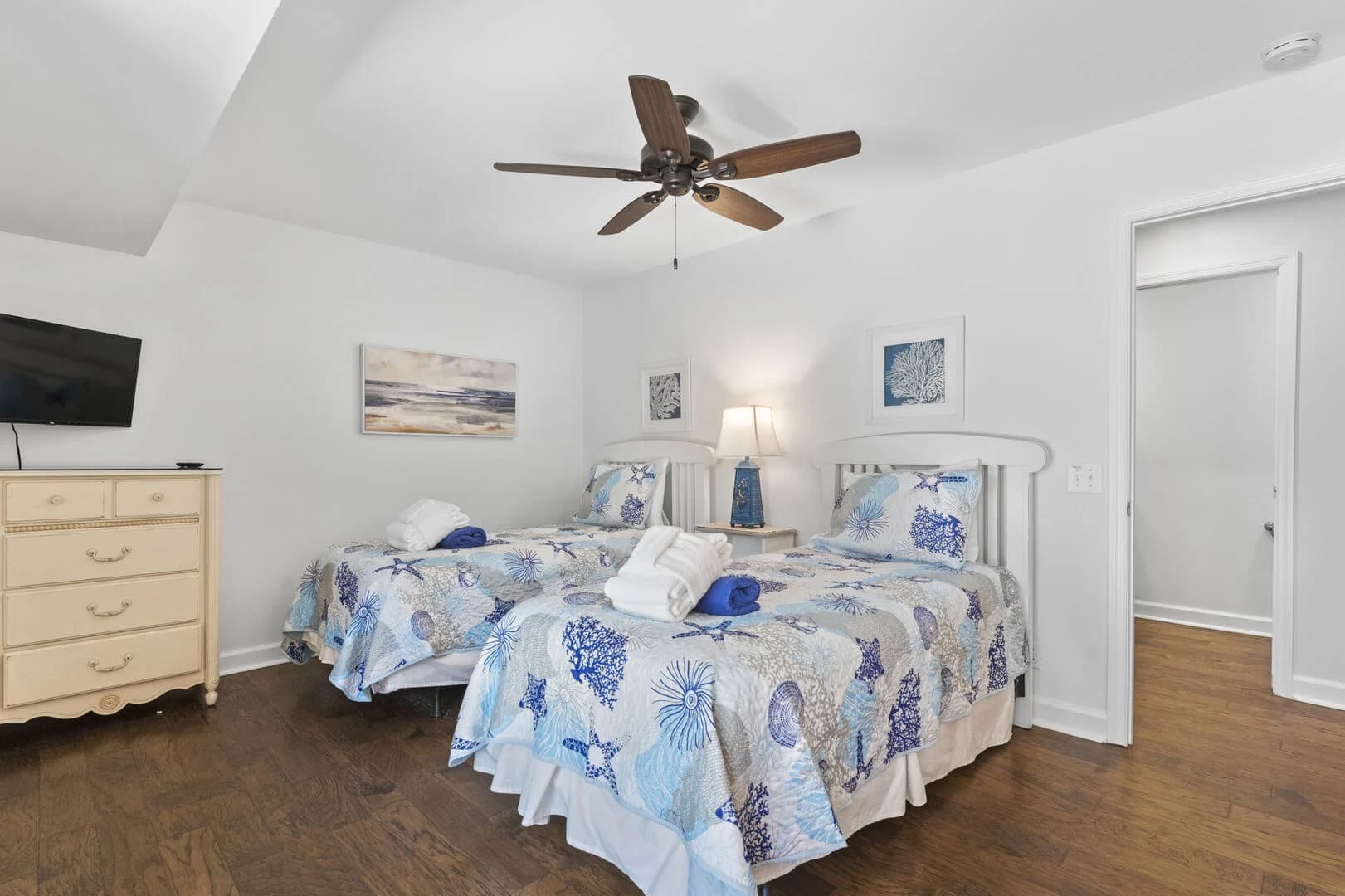 Pelican's Perch - Image 24