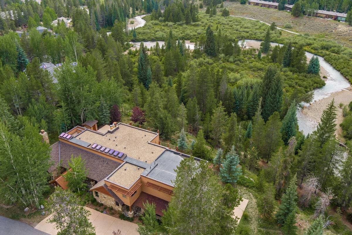 Four Sisters - Image 116